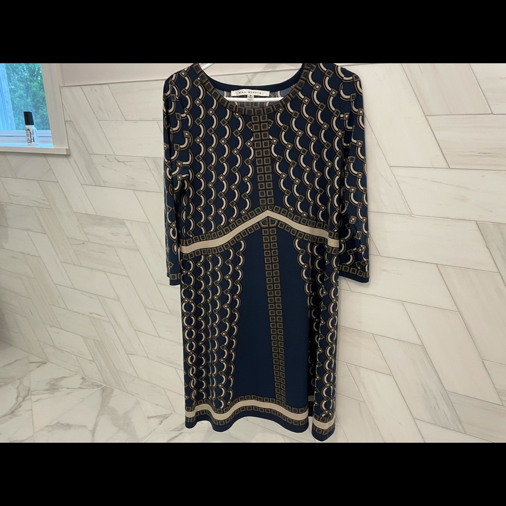 Max studio sheath pattern dress